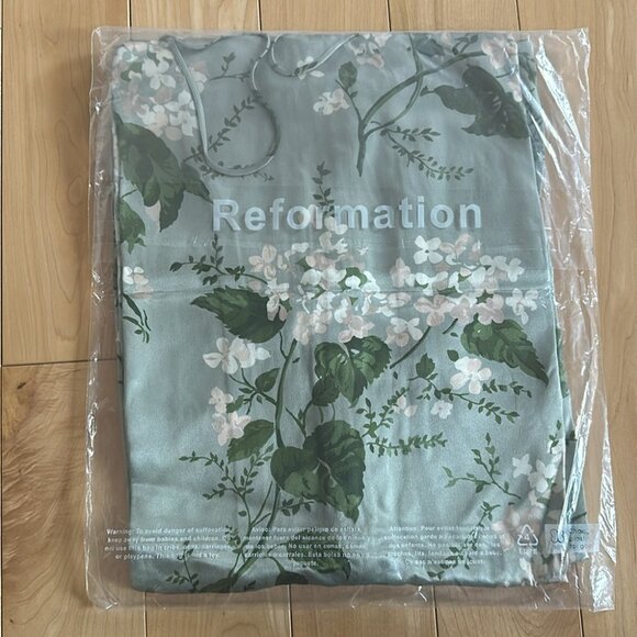 NEW Reformation Frankie Long Silk Dress in Tea Garden Green Floral | size 2 - Picture 6 of 12